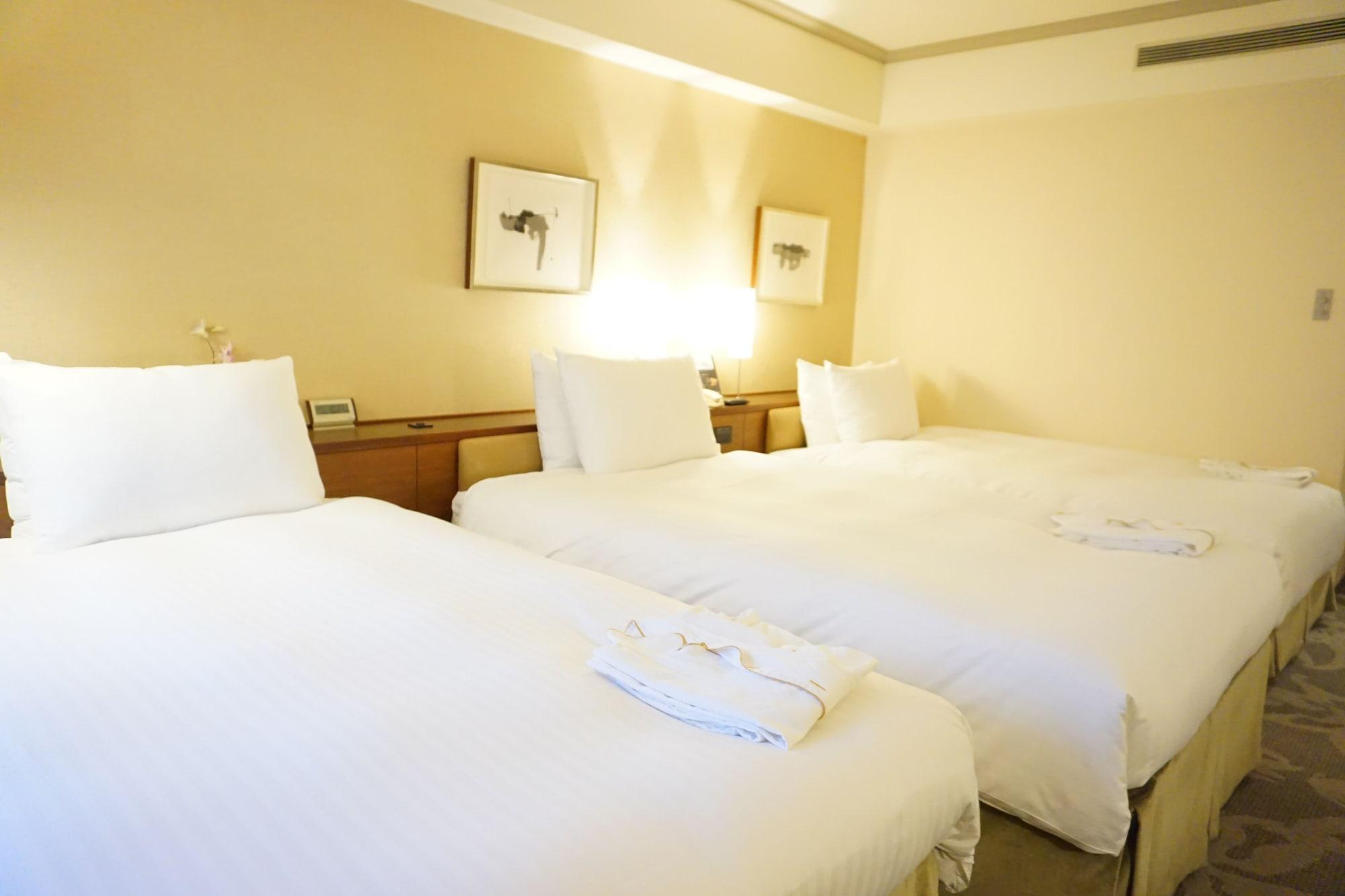 פוקואוקה Hotel Nikko Fukuoka מראה חיצוני תמונה A room at the hotel